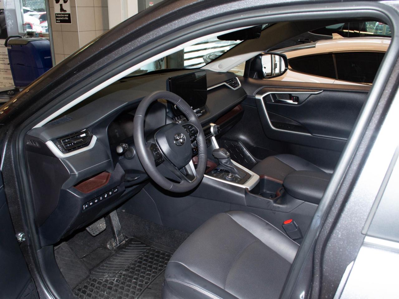 2024 Toyota RAV4 LIMITED  Photo