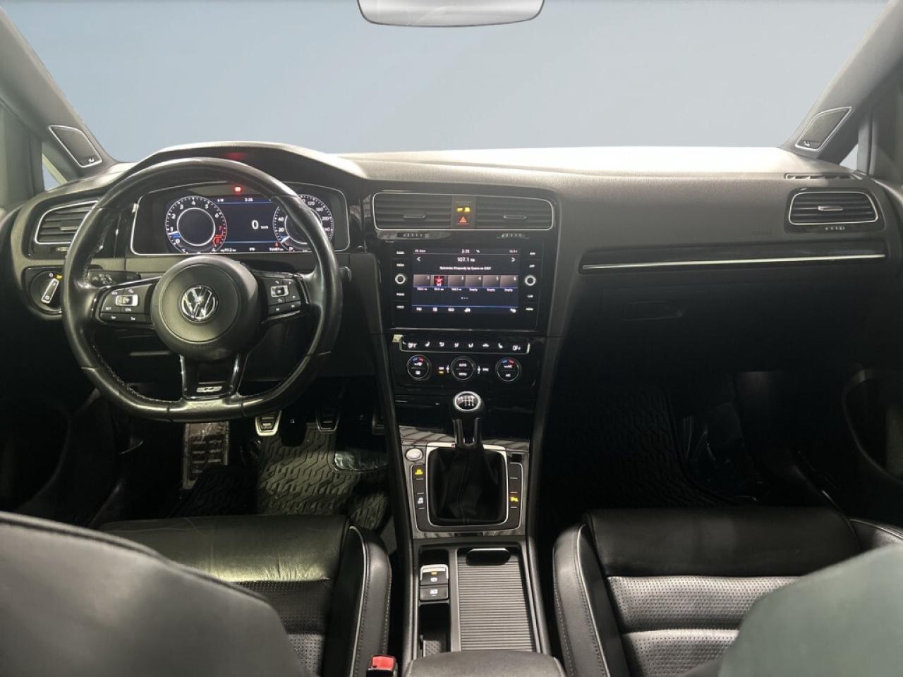 2018 Volkswagen Golf R Extremely well maintained/No accidents/Priced to S Photo