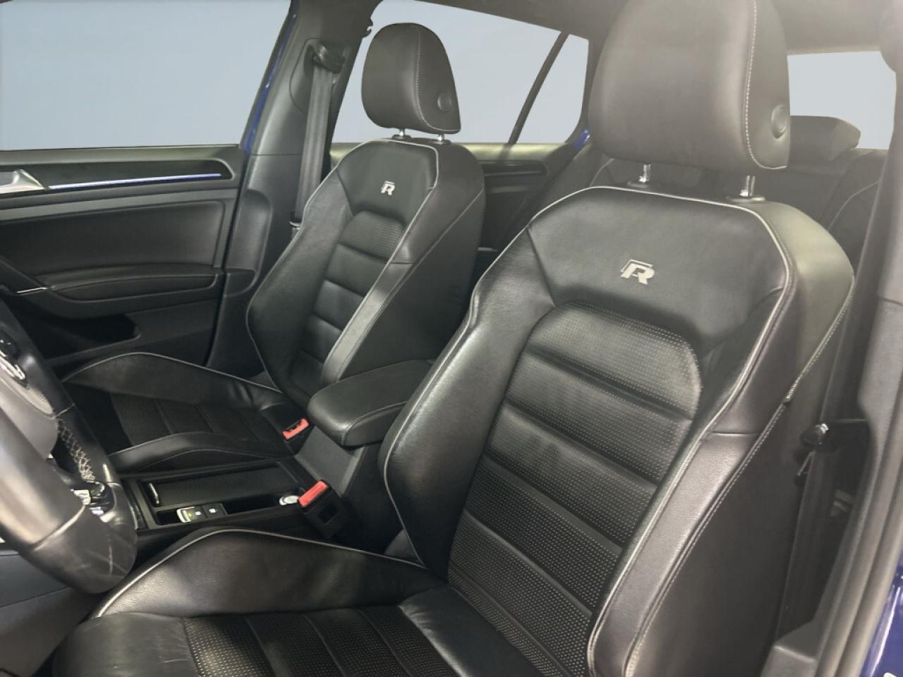 2018 Volkswagen Golf R Extremely well maintained/No accidents/Priced to S Photo