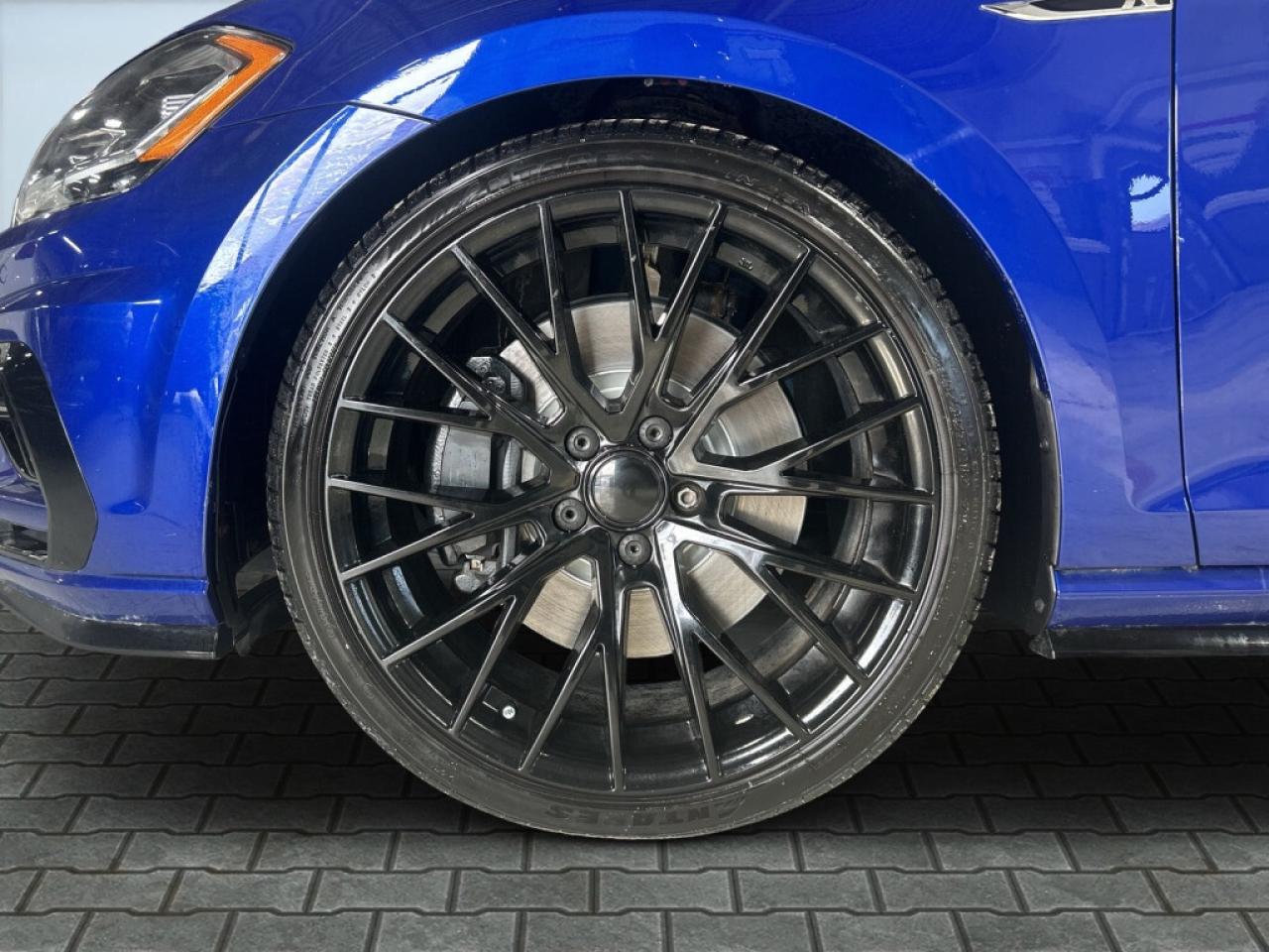 2018 Volkswagen Golf R Extremely well maintained/No accidents/Priced to S Photo