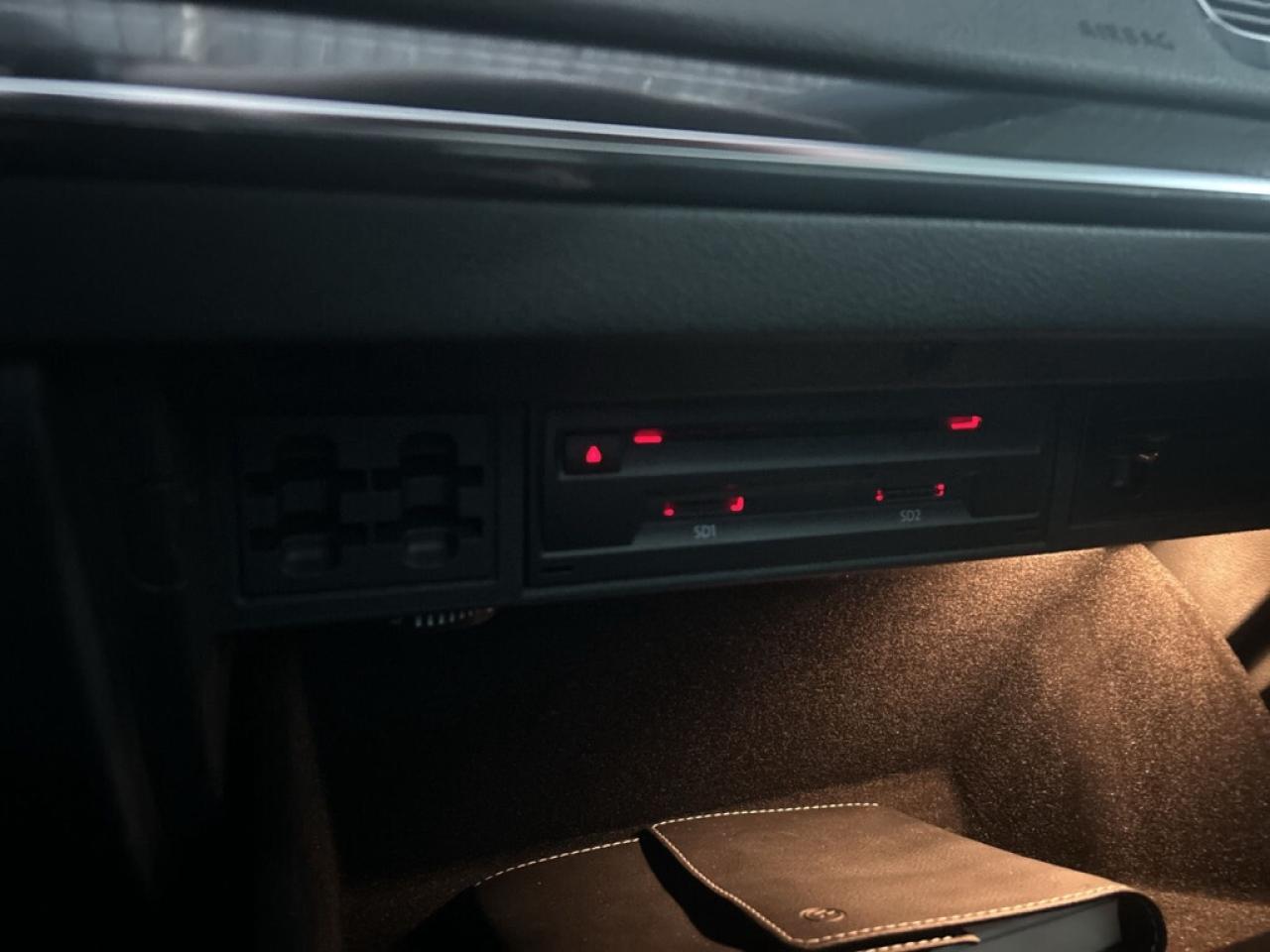 2018 Volkswagen Golf R Extremely well maintained/No accidents/Priced to S Photo