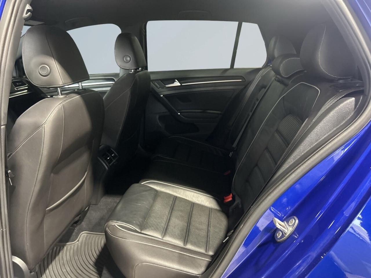 2018 Volkswagen Golf R Extremely Well Maintained / Clean Carfax / Priced Photo