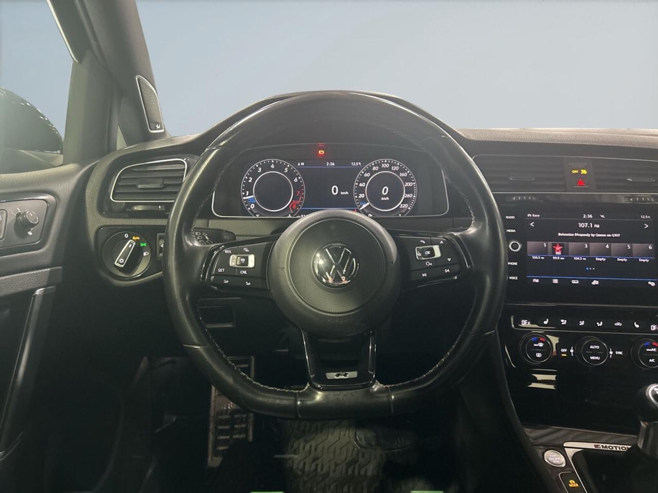 2018 Volkswagen Golf R Extremely Well Maintained / Clean Carfax / Priced Photo