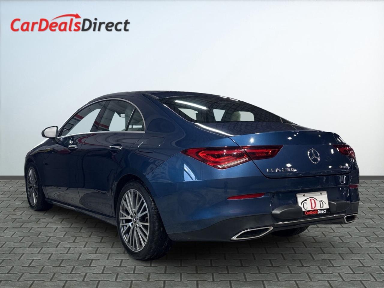 2023 Mercedes-Benz CLA250 4MATIC AMG Pkg / NAV / Leather / Sunroof / Clean C Photo3