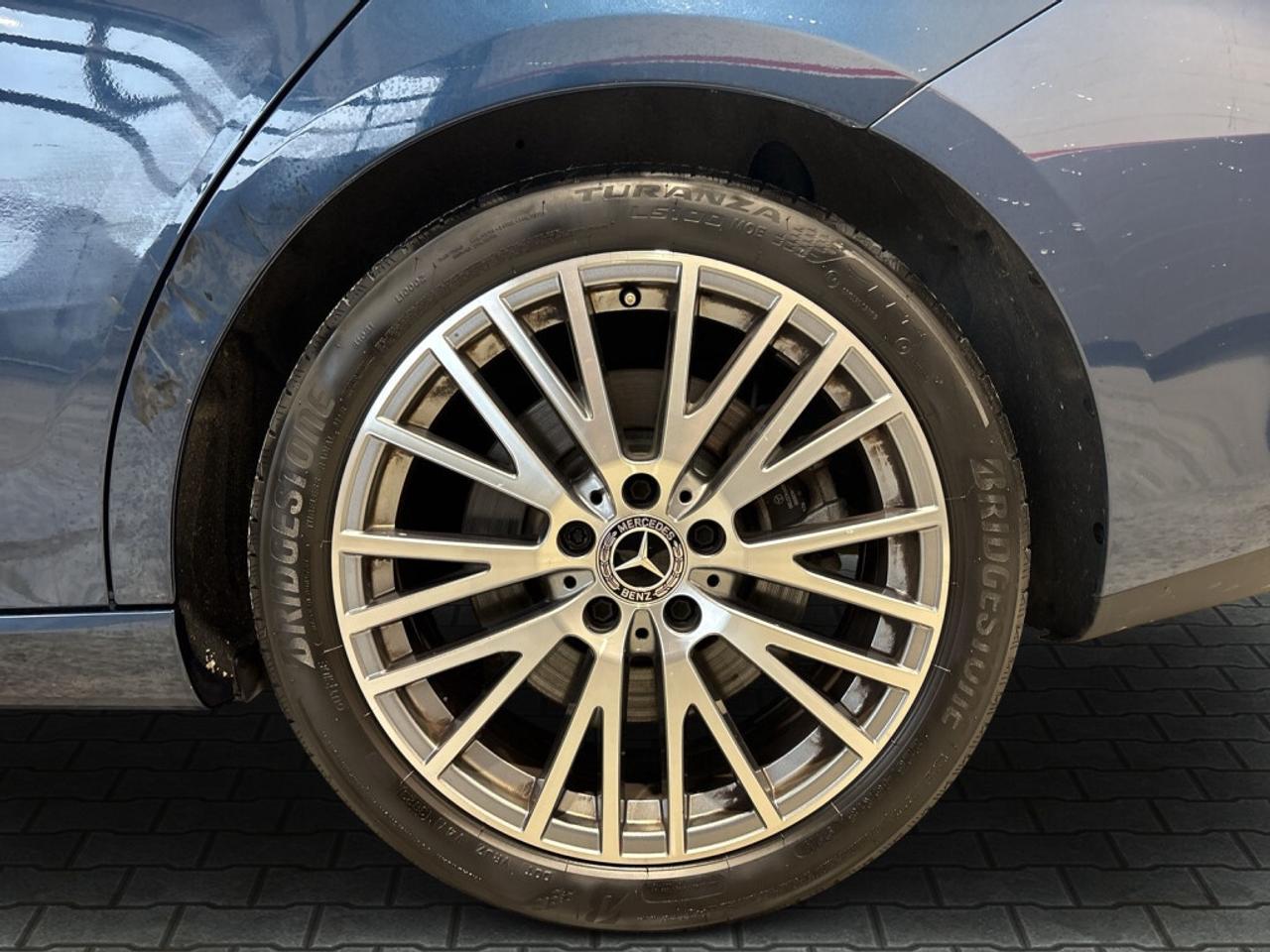 2023 Mercedes-Benz CLA250 4MATIC AMG Pkg / NAV / Leather / Sunroof / Clean C Photo