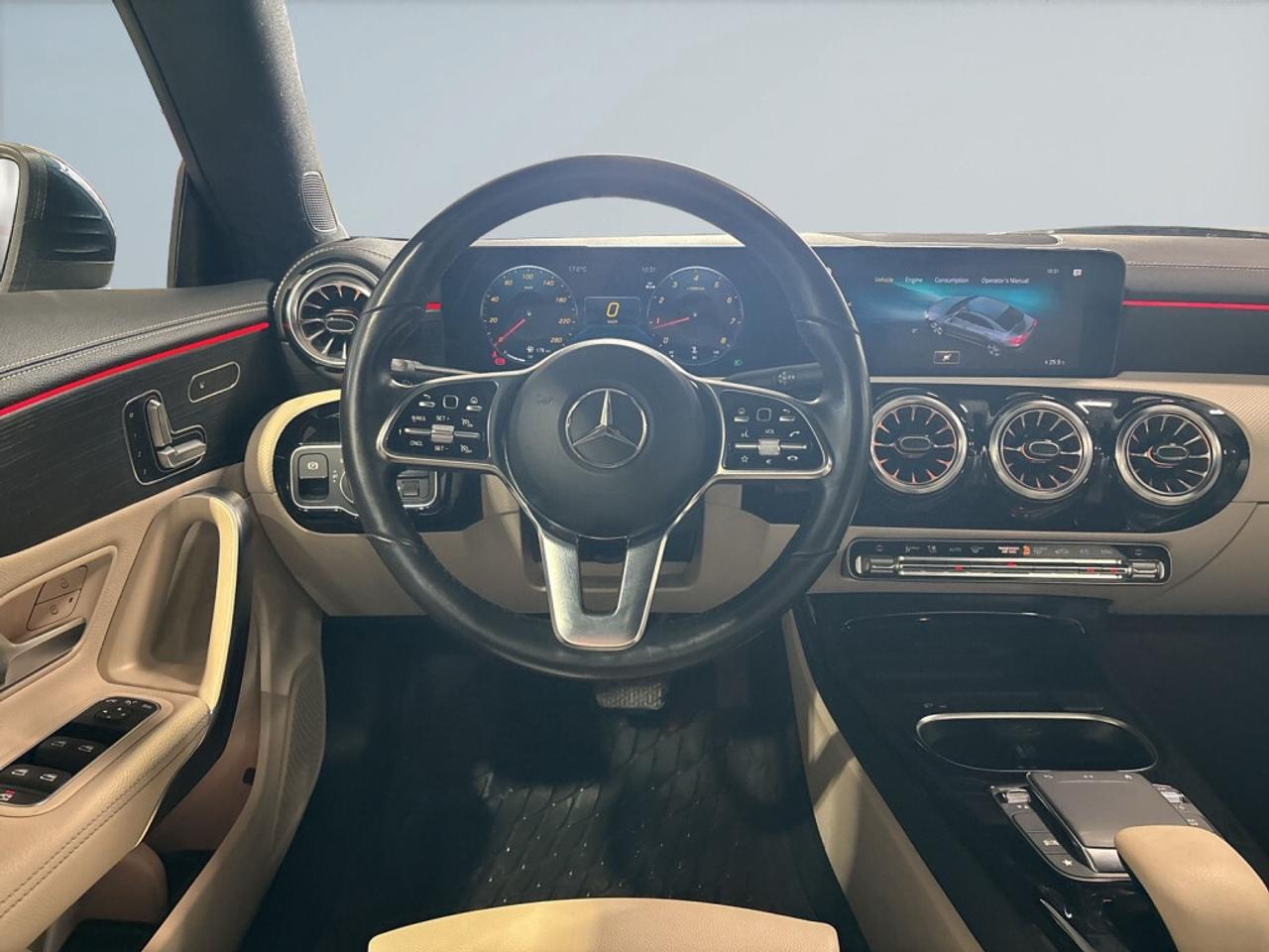 2023 Mercedes-Benz CLA250 4MATIC AMG Pkg / NAV / Leather / Sunroof / Clean C Photo