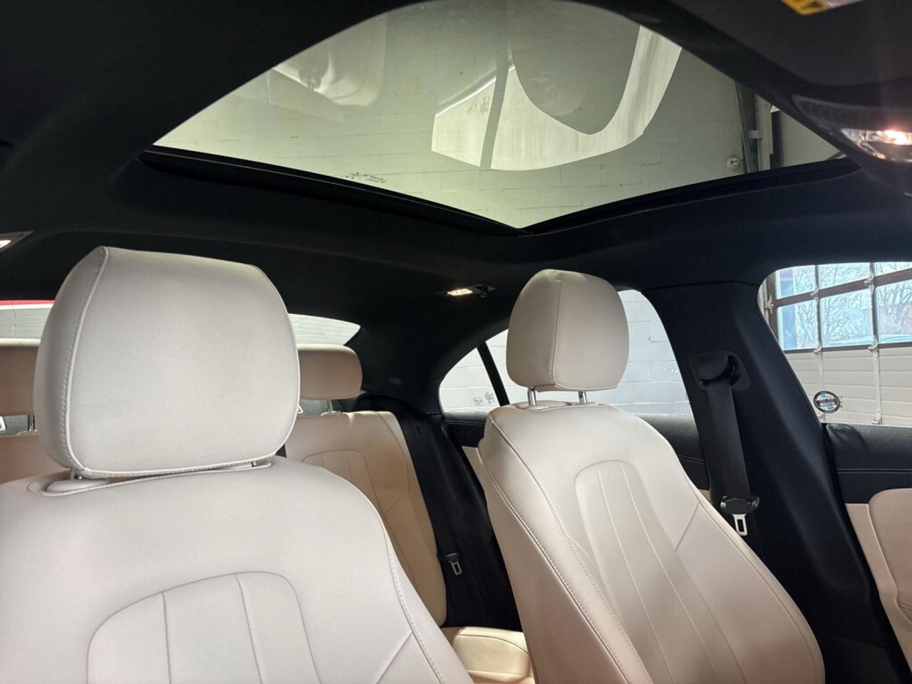 2023 Mercedes-Benz CLA250 4MATIC AMG Pkg / NAV / Leather / Sunroof / Clean C Photo