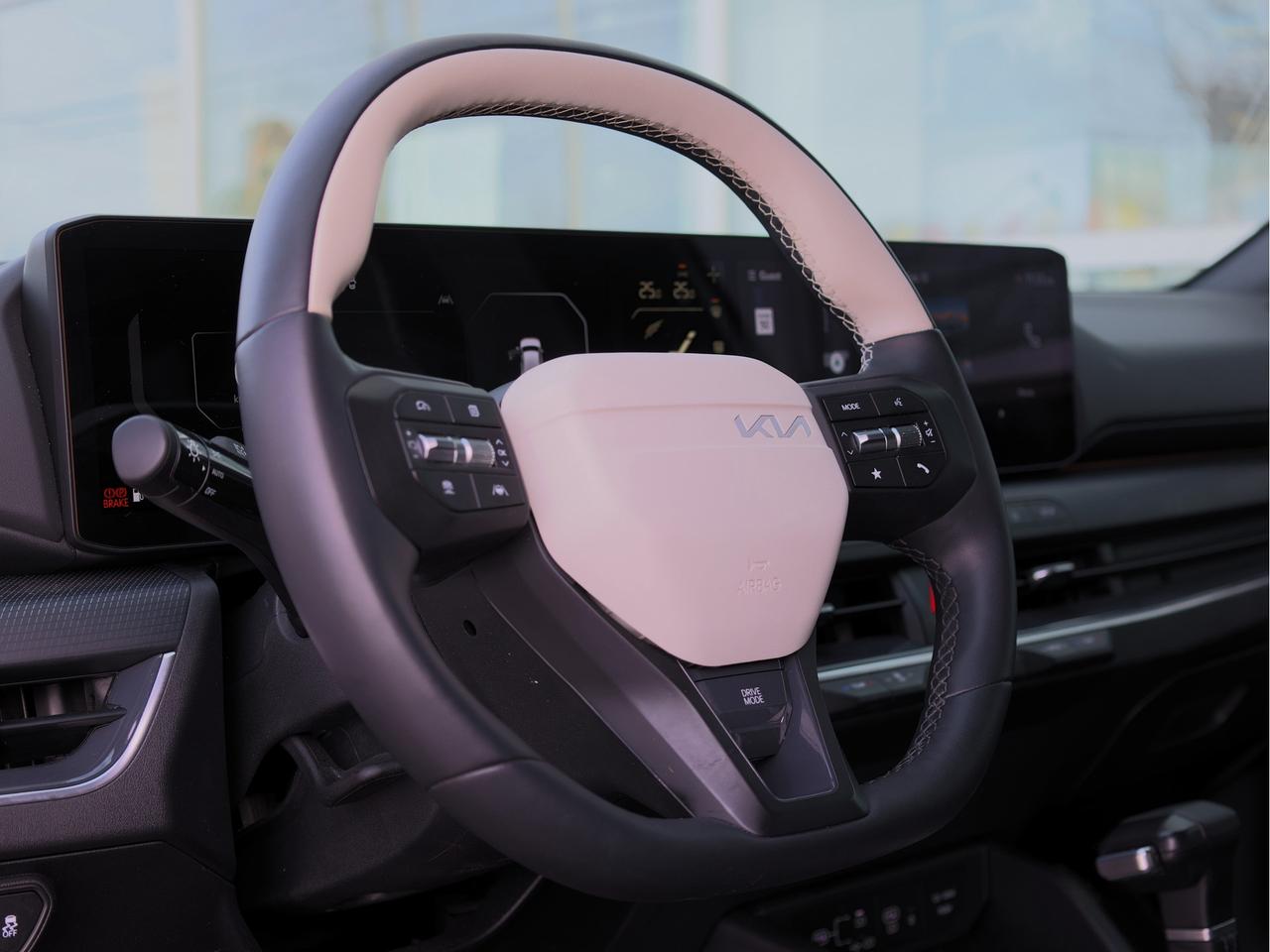 2025 Kia K4 GT-Line Turbo   Navi   Climate Ctrl   Pwr Seat Photo