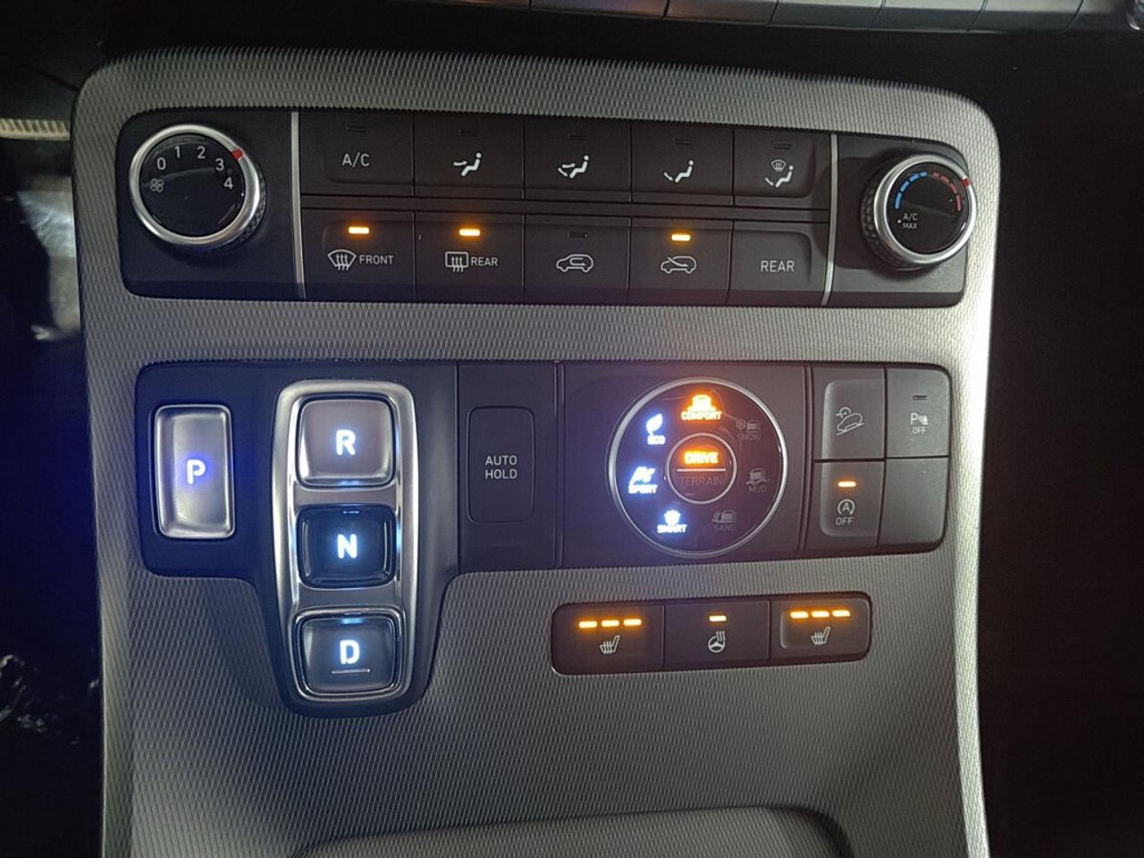 2020 Hyundai PALISADE Essential 8-Passenger AWD / NAV / Drive Assist / B Photo