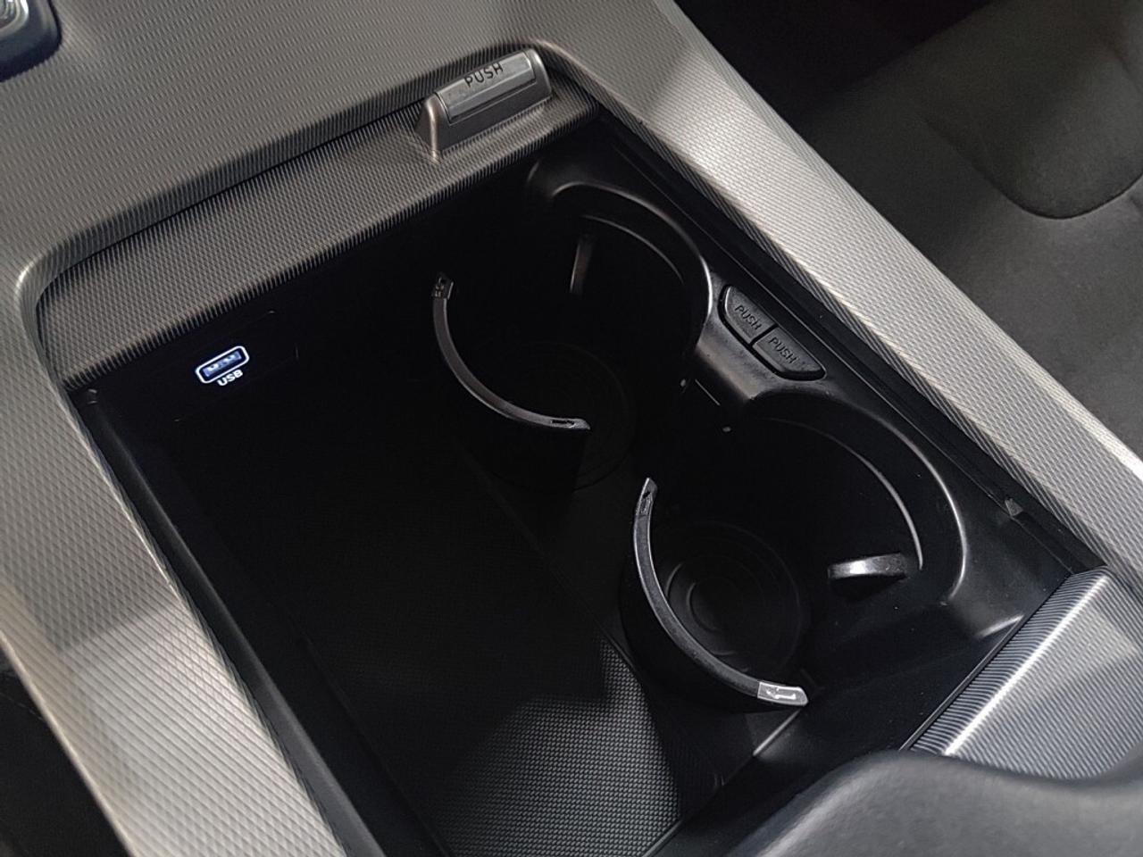 2020 Hyundai PALISADE Essential 8-Passenger AWD / NAV / Drive Assist / B Photo