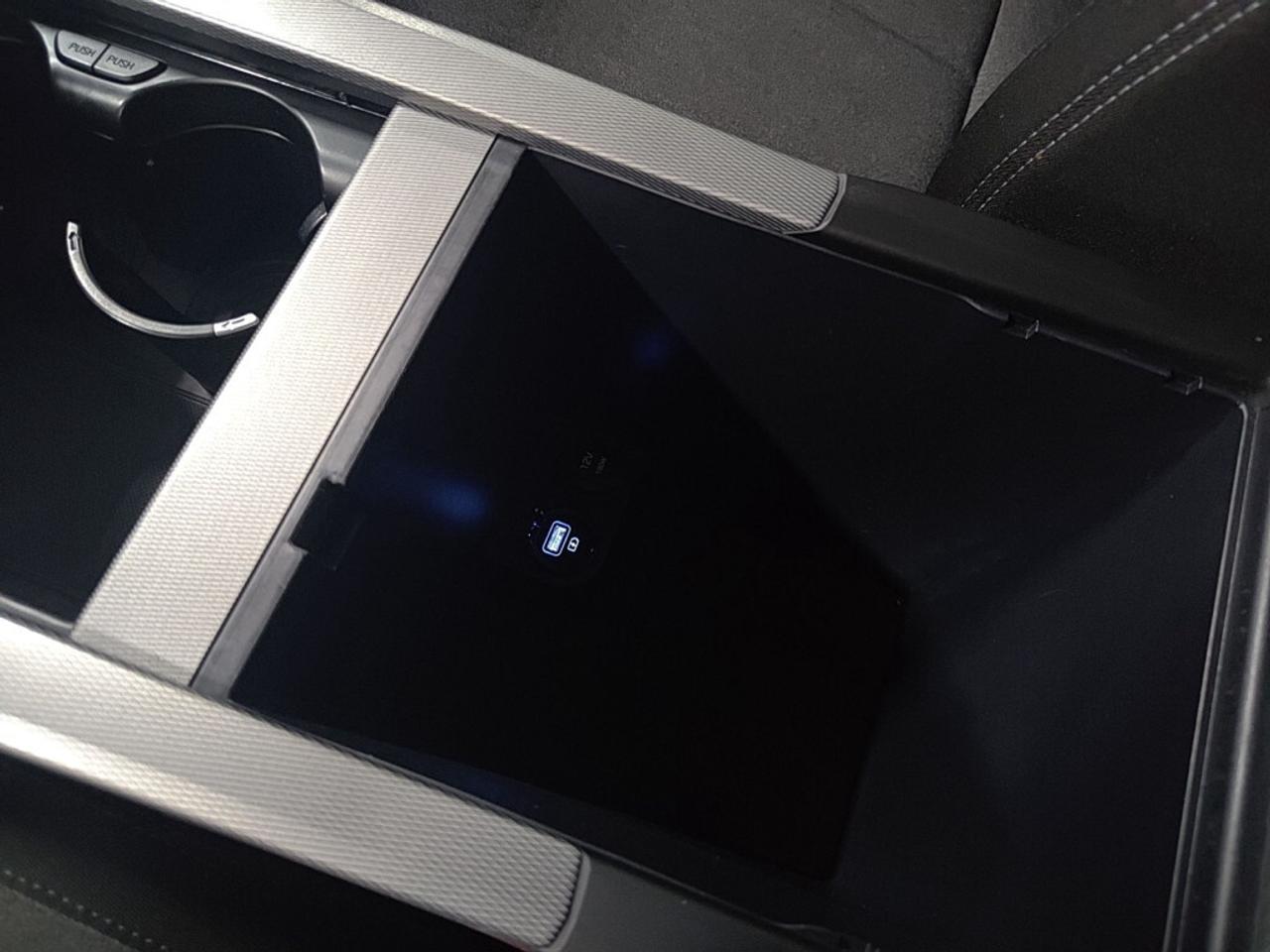 2020 Hyundai PALISADE Essential 8-Passenger AWD / NAV / Drive Assist / B Photo