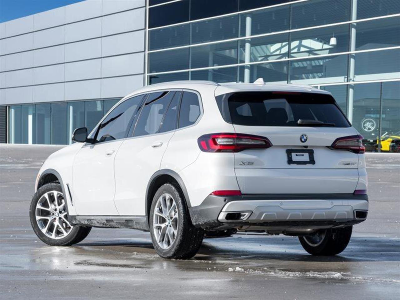 2022 BMW X5 xDrive40i Connected Pkg Professional Panoramic Roo Photo3