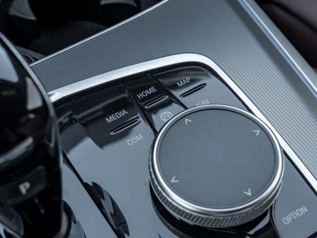 2022 BMW X5 xDrive40i Connected Pkg Professional Panoramic Roo Photo