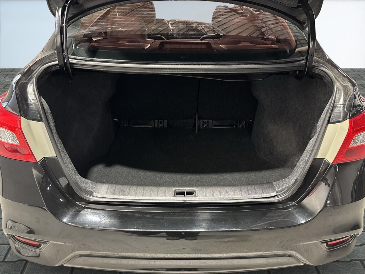 2018 Nissan Sentra S / Heated Seats / Alloys / Back-Up Camera / Bluet Photo