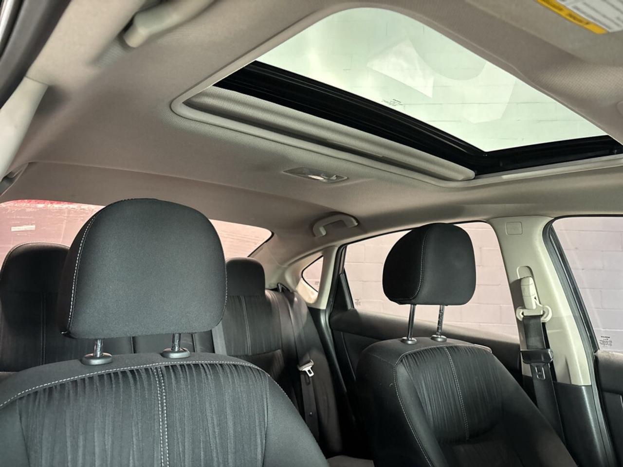 2018 Nissan Sentra S / Heated Seats / Alloys / Back-Up Camera / Bluet Photo