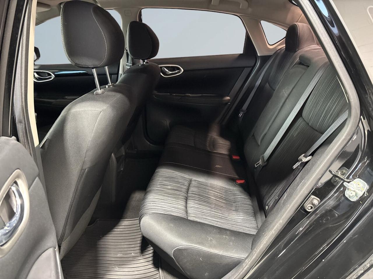 2018 Nissan Sentra S / Heated Seats / Alloys / Back-Up Camera / Bluet Photo