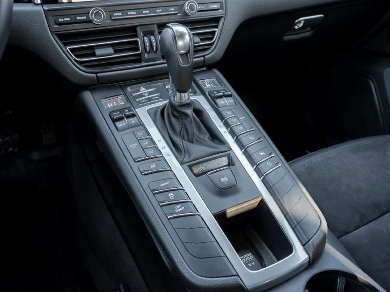 2020 Porsche Macan S AWD Surround View Lane Change Assist AUTO-Dimmin Photo