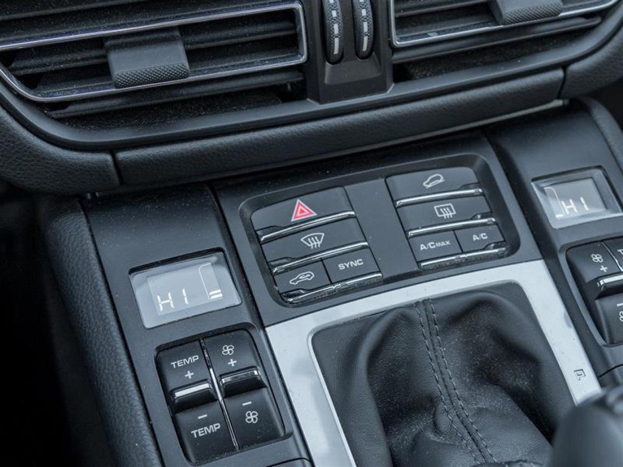 2020 Porsche Macan S AWD Surround View Lane Change Assist AUTO-Dimmin Photo