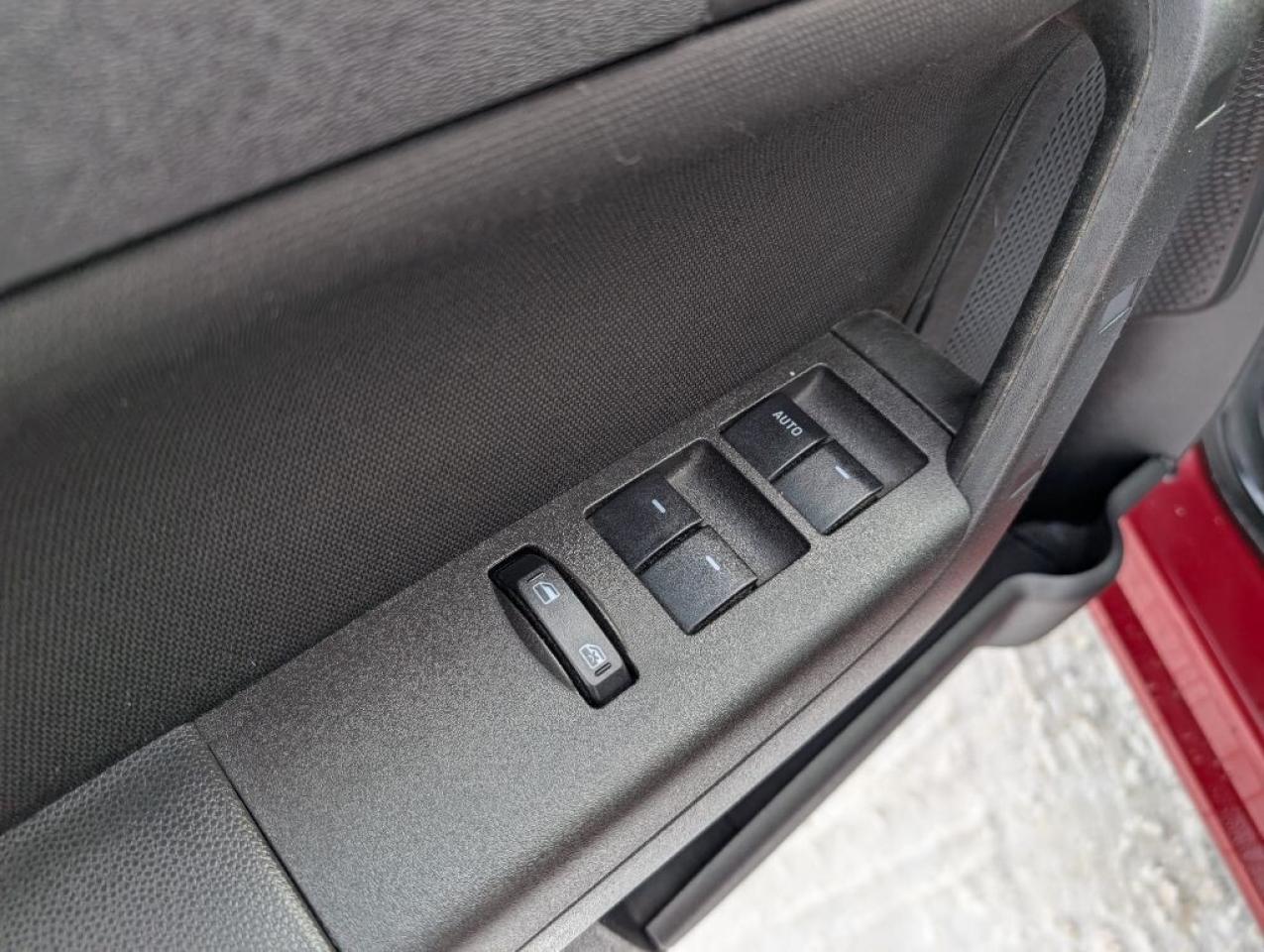 2010 Ford Focus SEL Photo