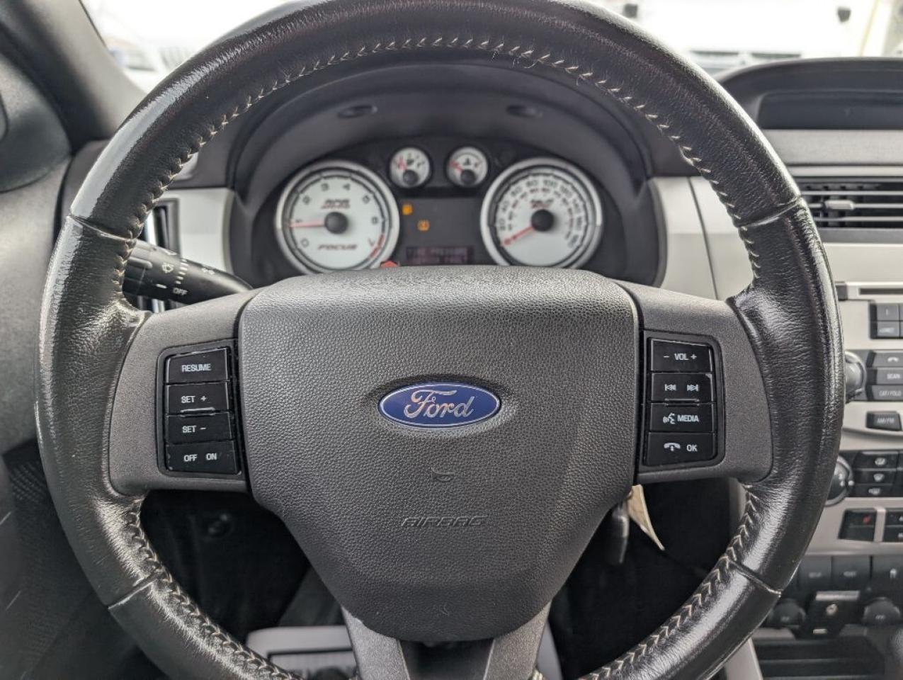 2010 Ford Focus SEL Photo