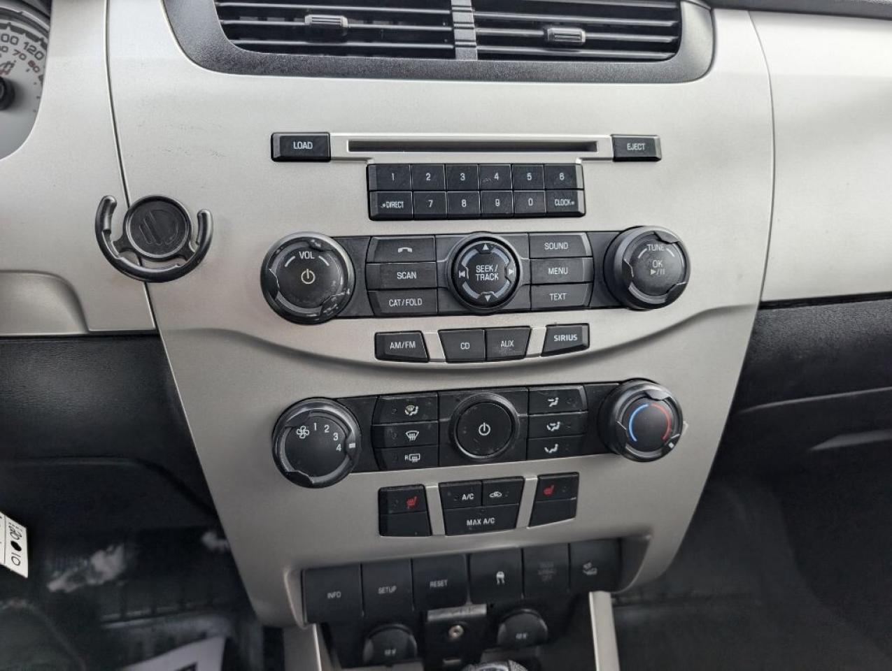 2010 Ford Focus SEL Photo