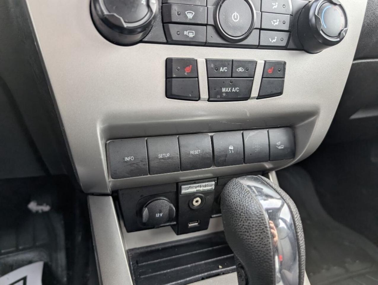 2010 Ford Focus SEL Photo