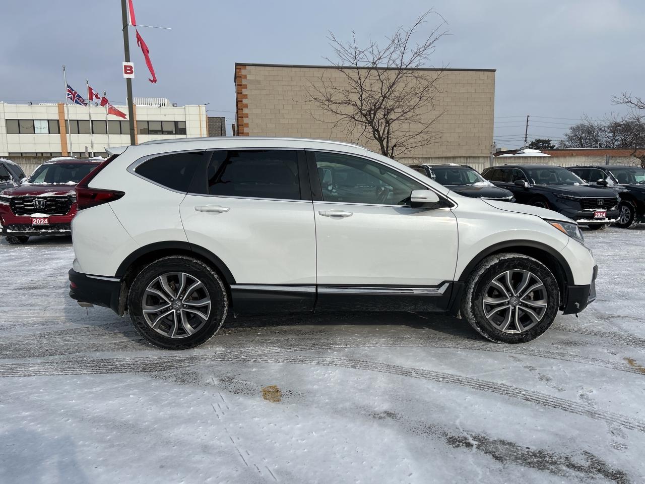 2022 Honda CR-V Touring Leather  Navigation  Sunroof  CarPlay Photo