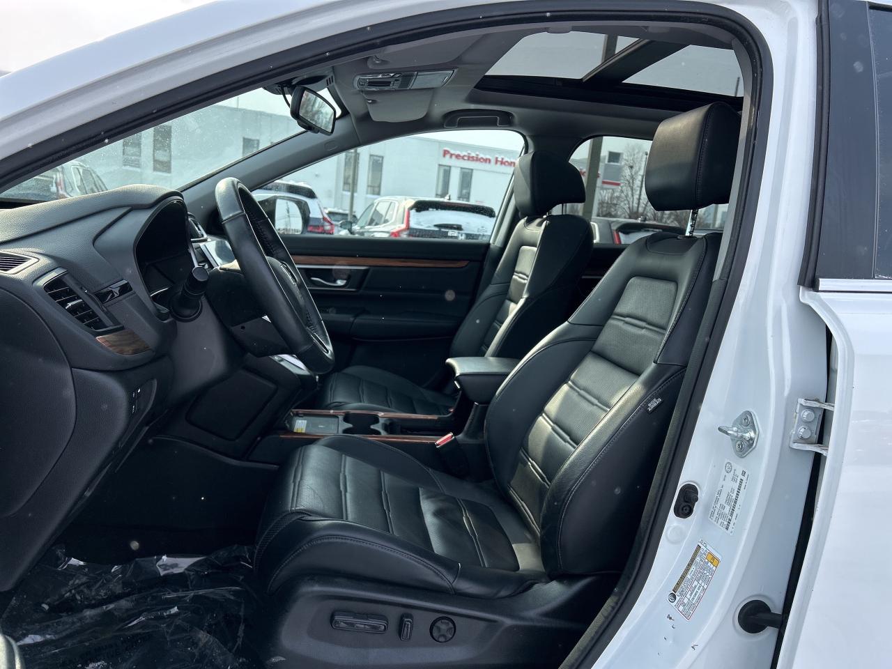 2022 Honda CR-V Touring Leather  Navigation  Sunroof  CarPlay Photo