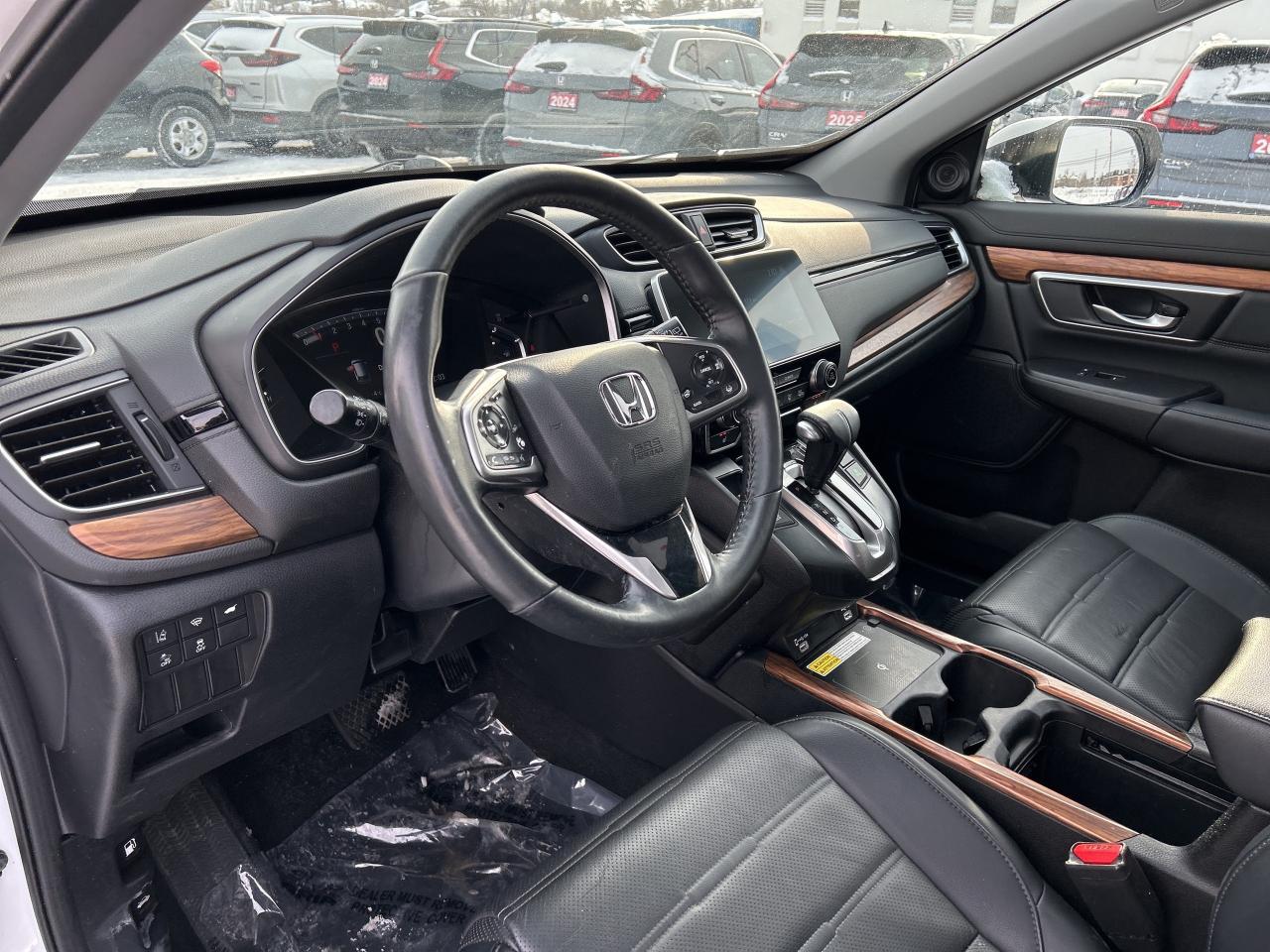 2022 Honda CR-V Touring Leather  Navigation  Sunroof  CarPlay Photo