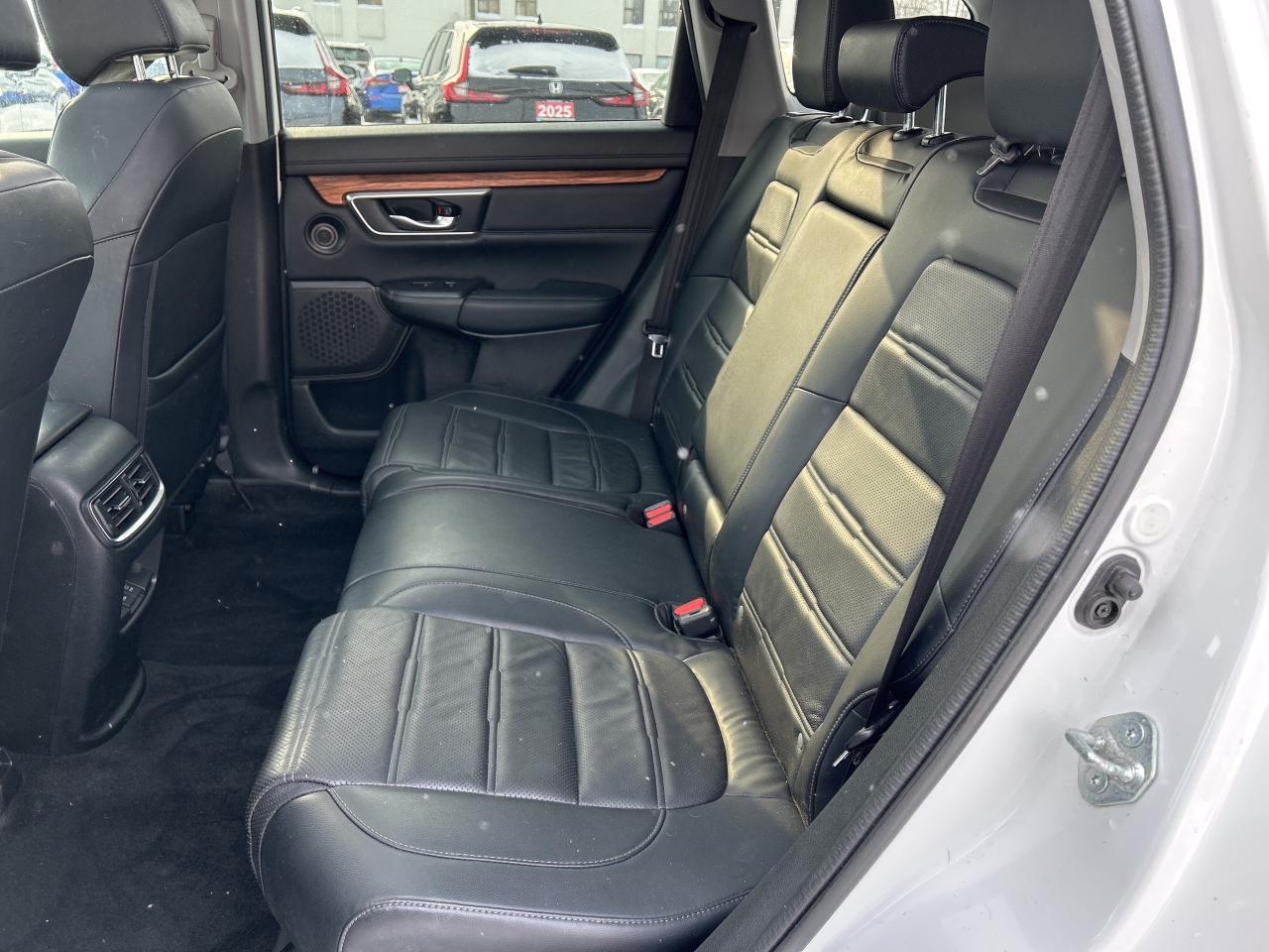 2022 Honda CR-V Touring Leather  Navigation  Sunroof  CarPlay Photo