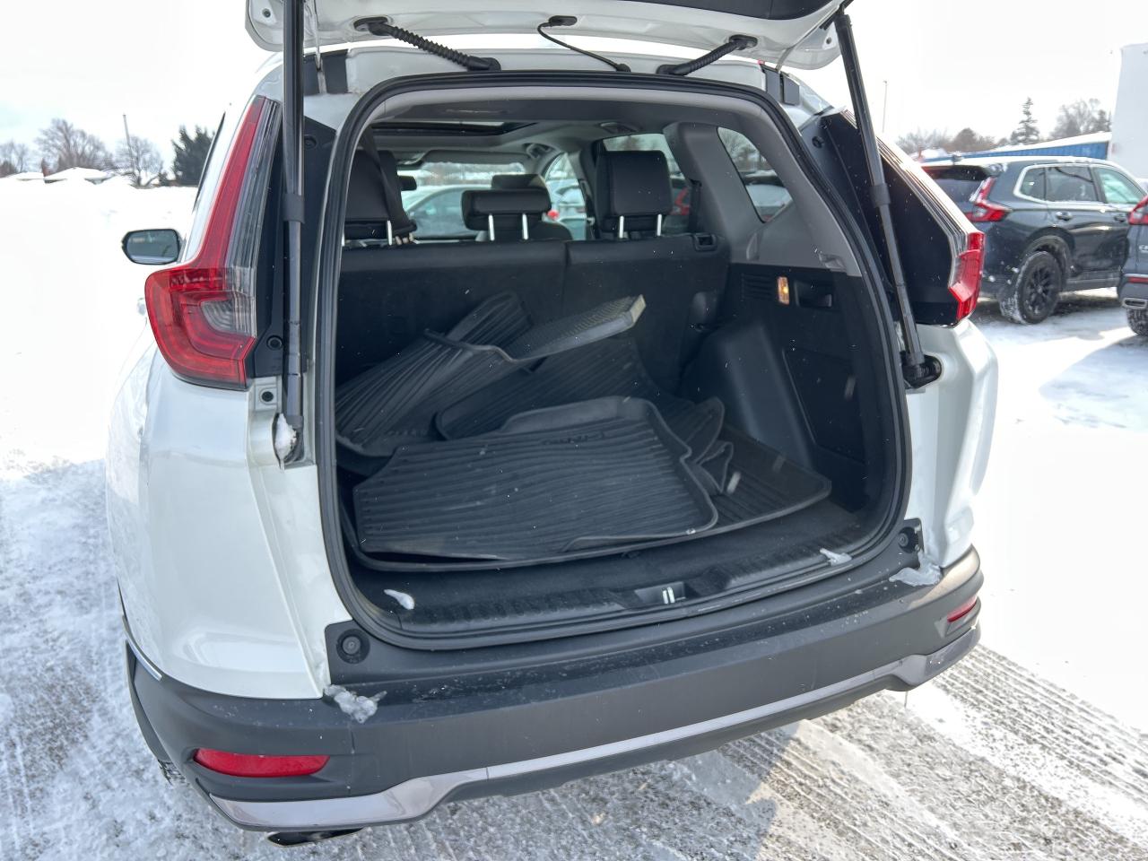 2022 Honda CR-V Touring Leather  Navigation  Sunroof  CarPlay Photo