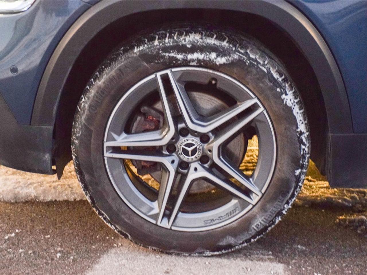 2022 Mercedes-Benz GLB 250 4MATIC SUV   Leather   Sunroof   Nav   Heated Photo