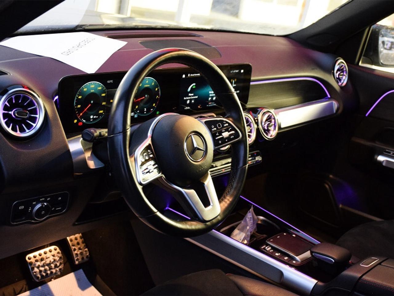 2022 Mercedes-Benz GLB 250 4MATIC SUV   Leather   Sunroof   Nav   Heated Photo