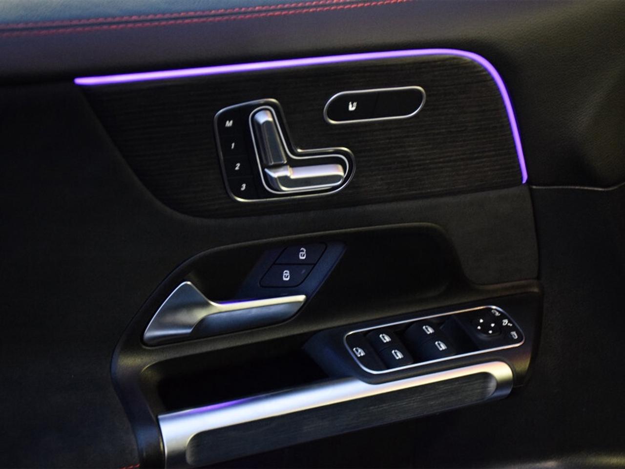 2022 Mercedes-Benz GLB 250 4MATIC SUV   Leather   Sunroof   Nav   Heated Photo