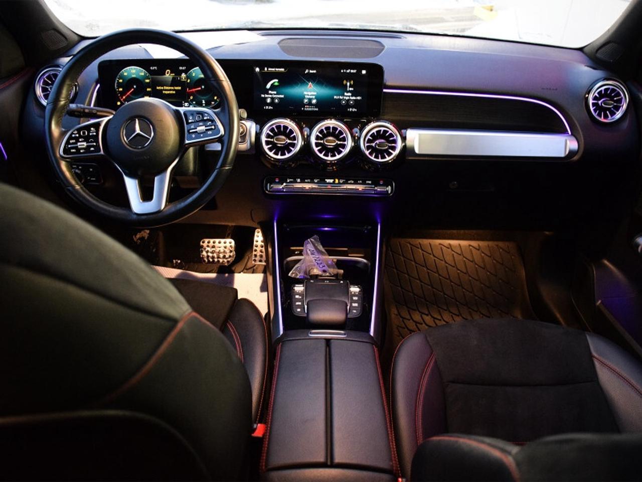 2022 Mercedes-Benz GLB 250 4MATIC SUV   Leather   Sunroof   Nav   Heated Photo