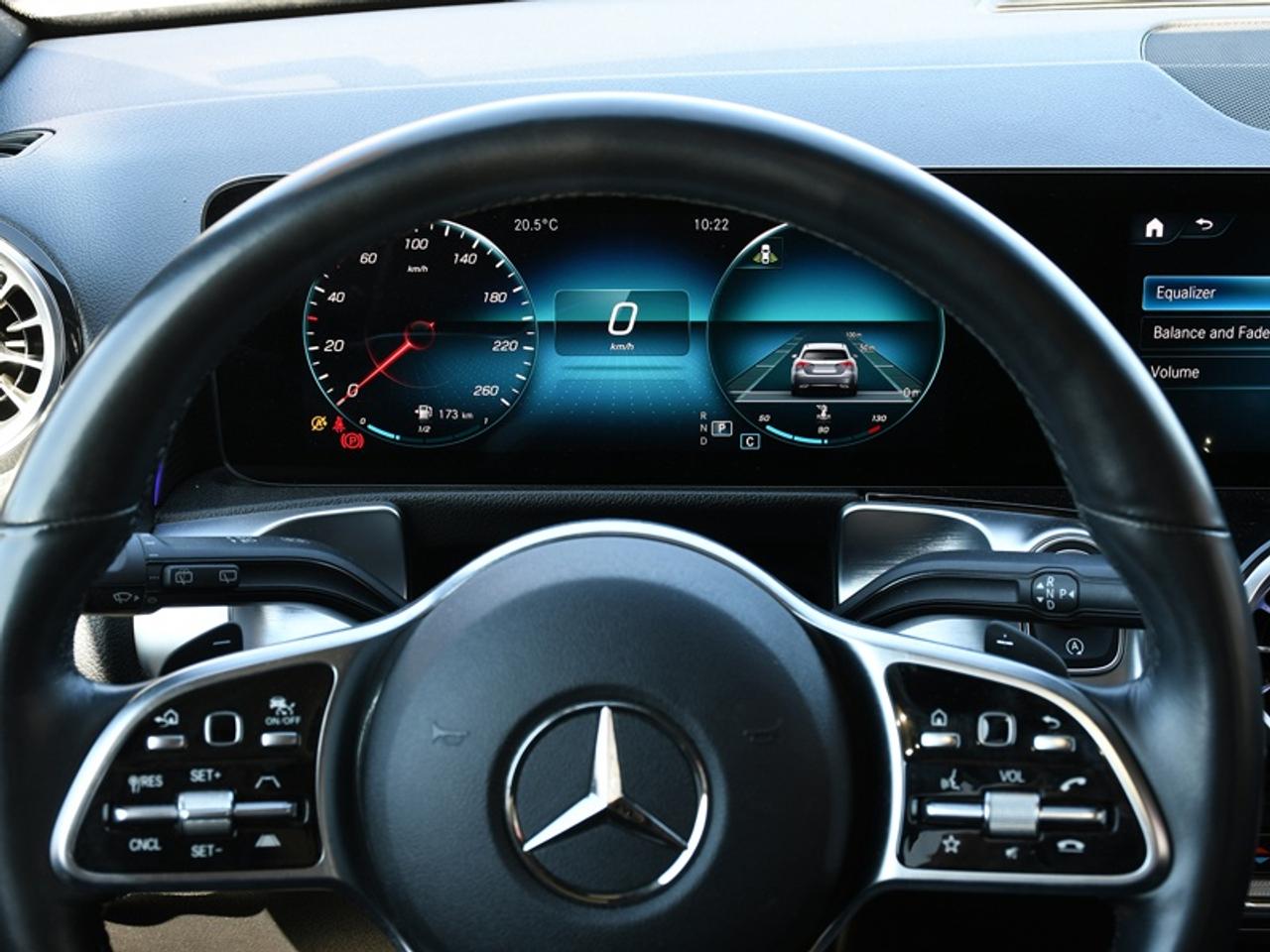 2022 Mercedes-Benz GLB 250 4MATIC SUV   Leather   Sunroof   Nav   Heated Seats Photo