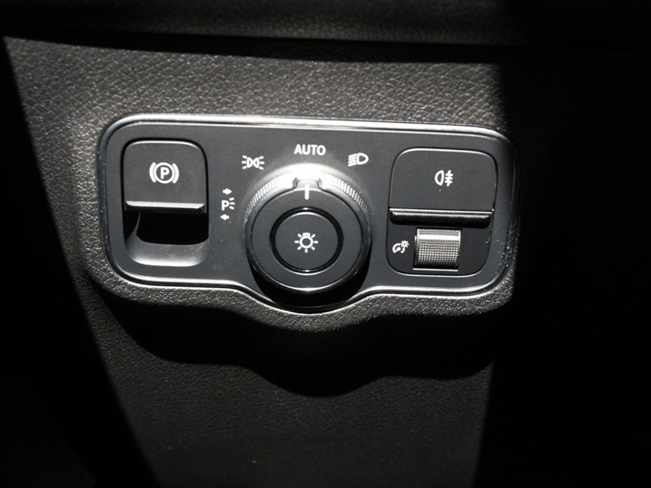 2022 Mercedes-Benz GLB 250 4MATIC SUV   Leather   Sunroof   Nav   Heated Seats Photo