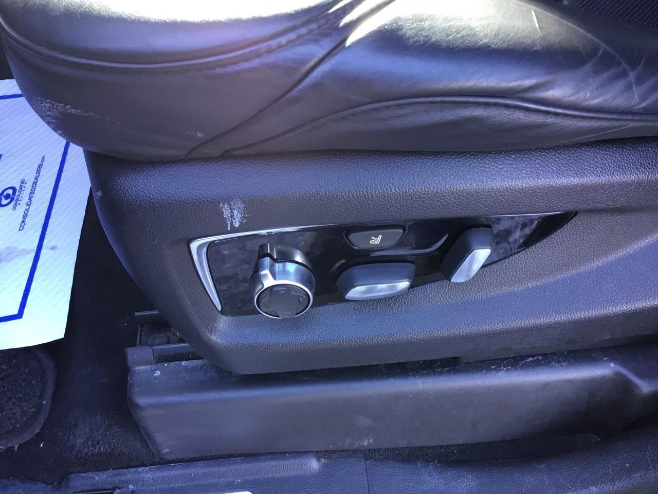 2018 Cadillac Escalade Platinum Photo