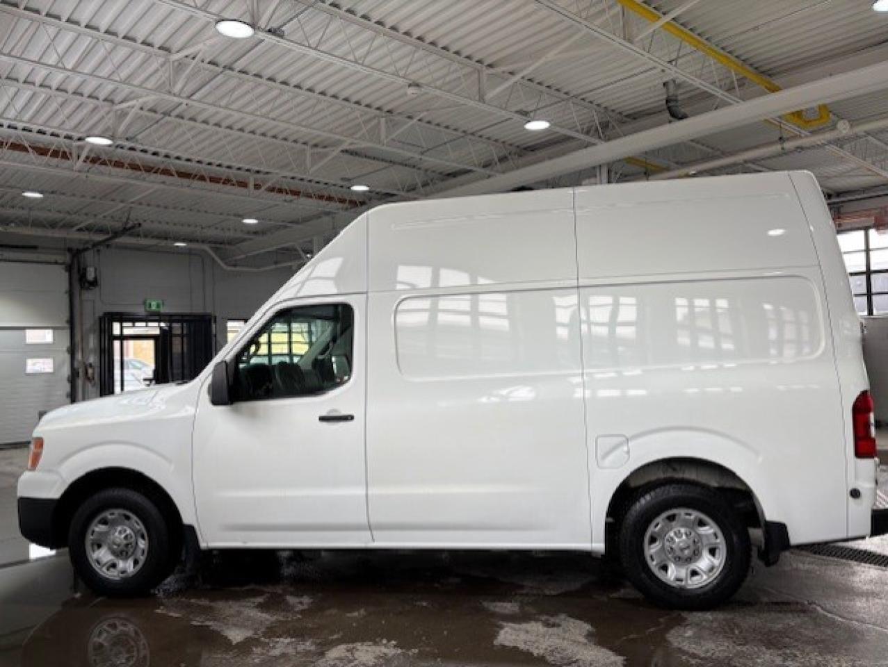 2012 Nissan NV 2500 V6 S HIGH ROOF **ONLY 55,000KM-CERTIFIED** Photo