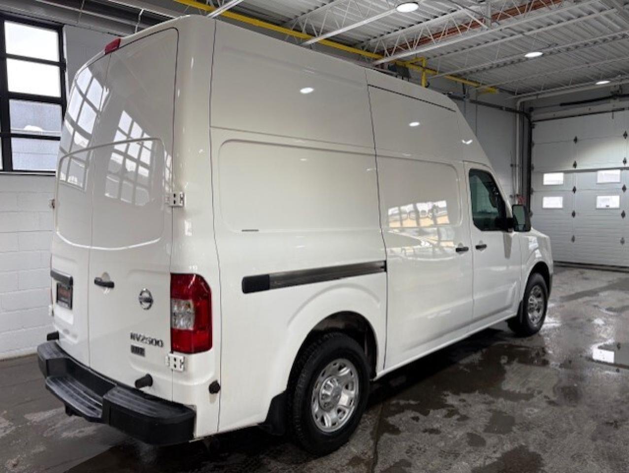 2012 Nissan NV 2500 V6 S HIGH ROOF **ONLY 55,000KM-CERTIFIED** Photo4