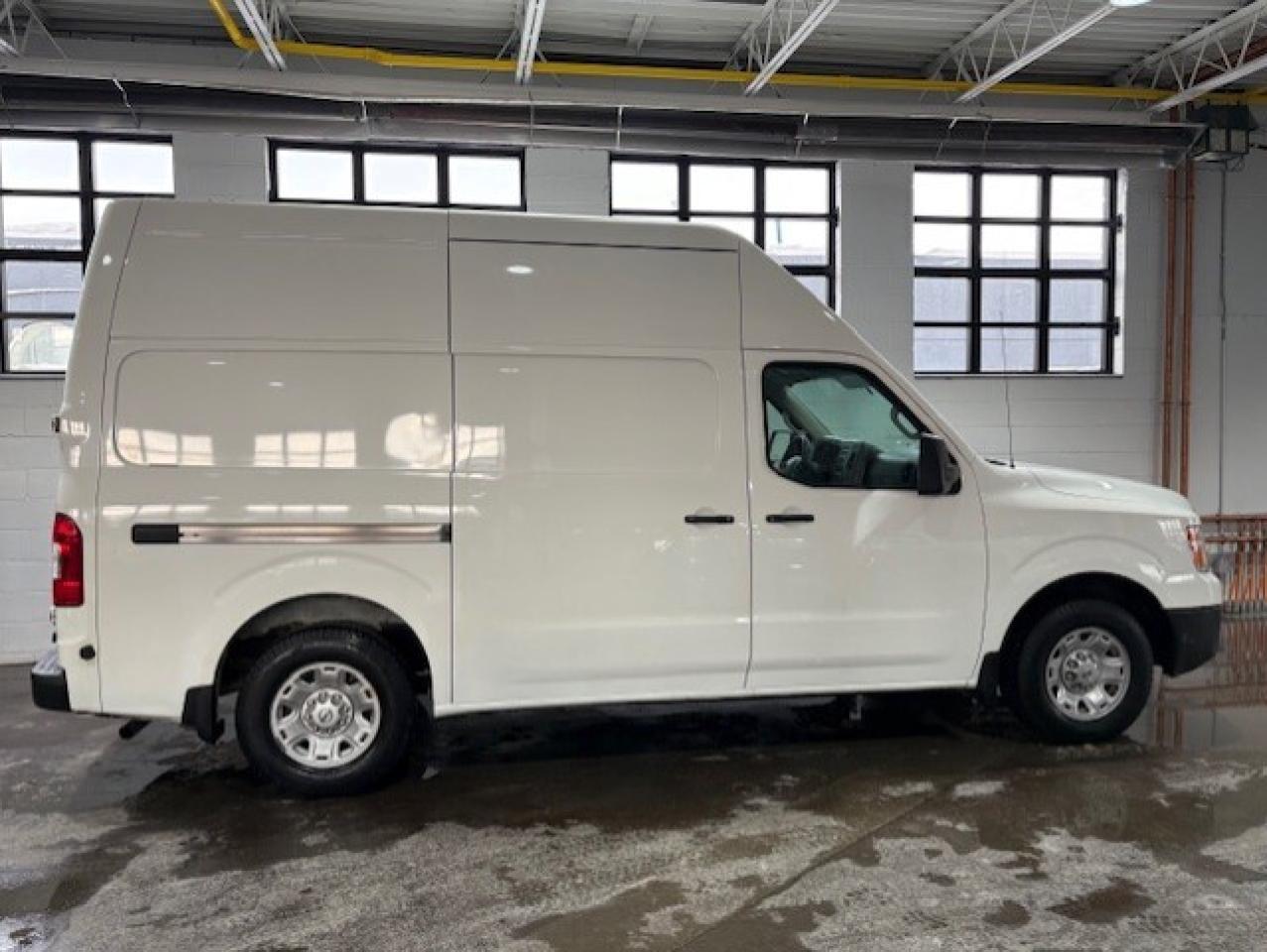 2012 Nissan NV 2500 V6 S HIGH ROOF **ONLY 55,000KM-CERTIFIED** Photo