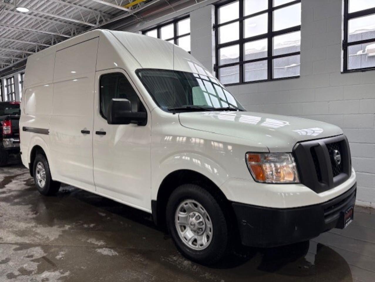 2012 Nissan NV 2500 V6 S HIGH ROOF **ONLY 55,000KM-CERTIFIED** Photo