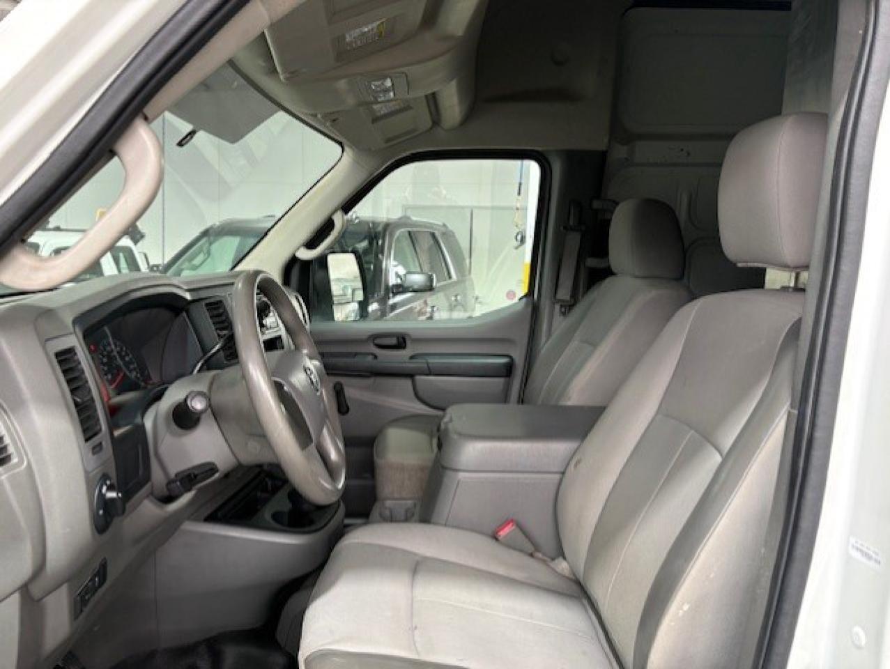 2012 Nissan NV 2500 V6 S HIGH ROOF **ONLY 55,000KM-CERTIFIED** Photo