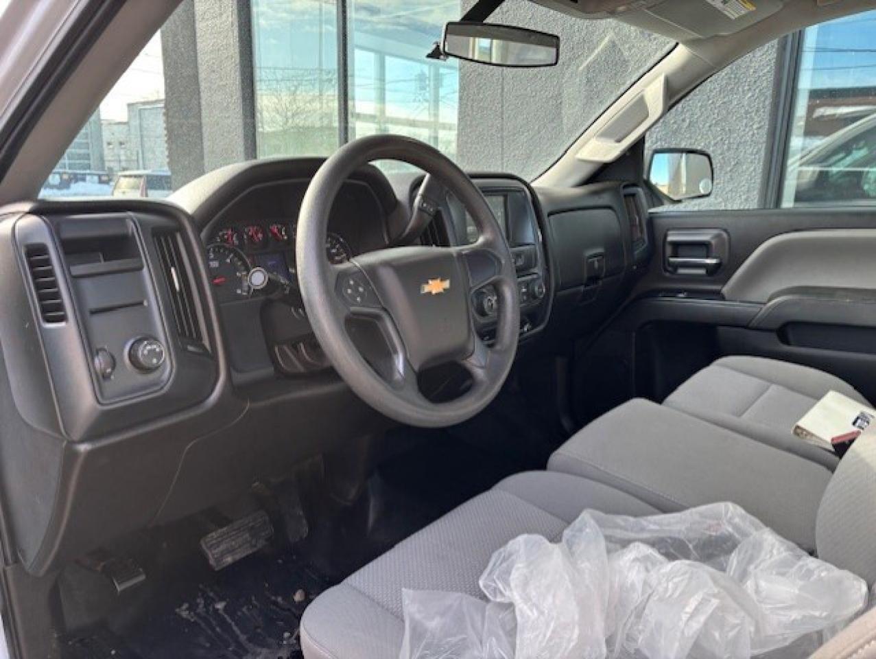 2018 Chevrolet Silverado 1500 V6-NO ACCIDENTS-1 OWNER-CAMERA-TONNEAU-LONG BOX!! Photo