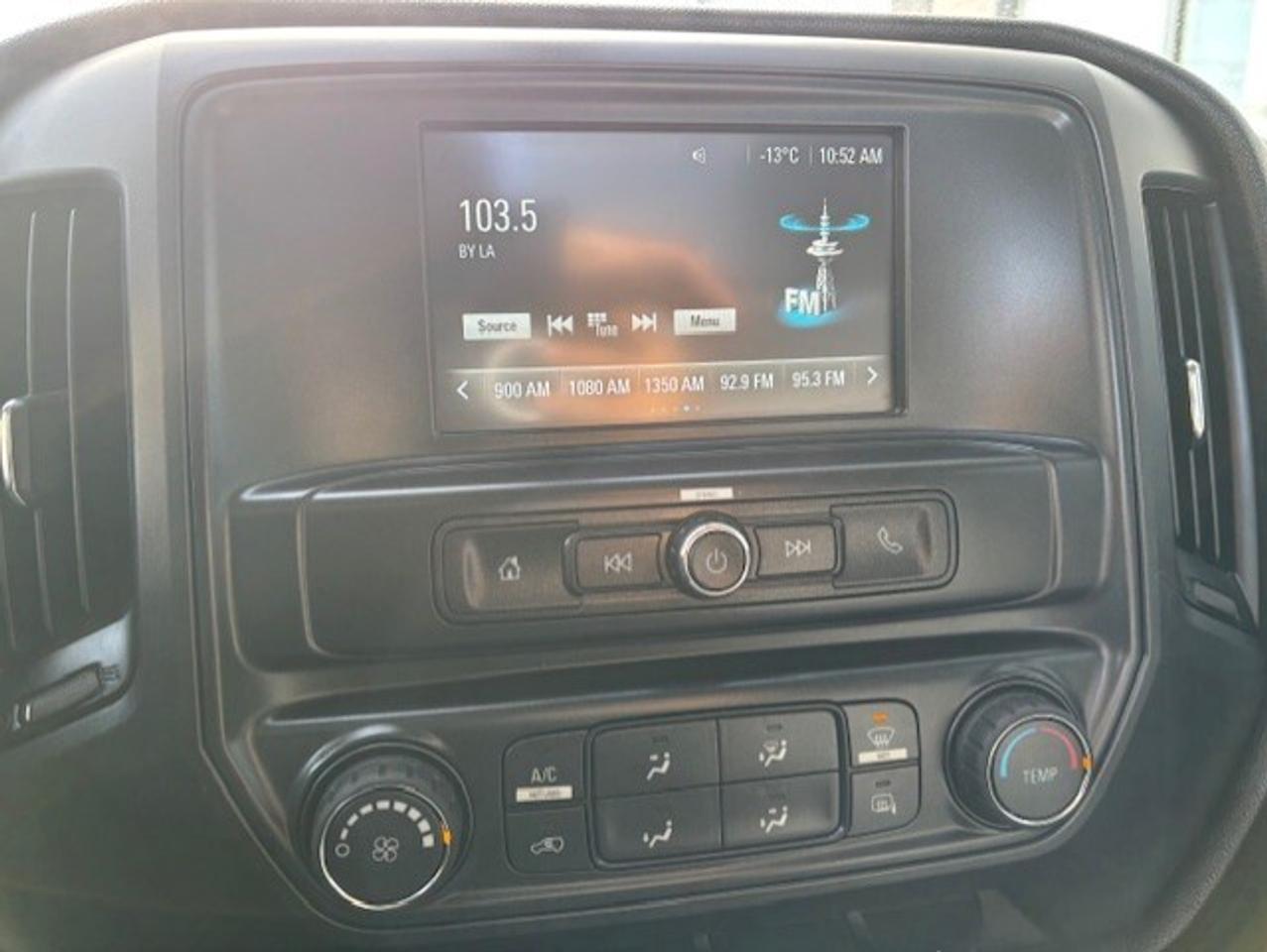 2018 Chevrolet Silverado 1500 V6-NO ACCIDENTS-1 OWNER-CAMERA-TONNEAU-LONG BOX!! Photo