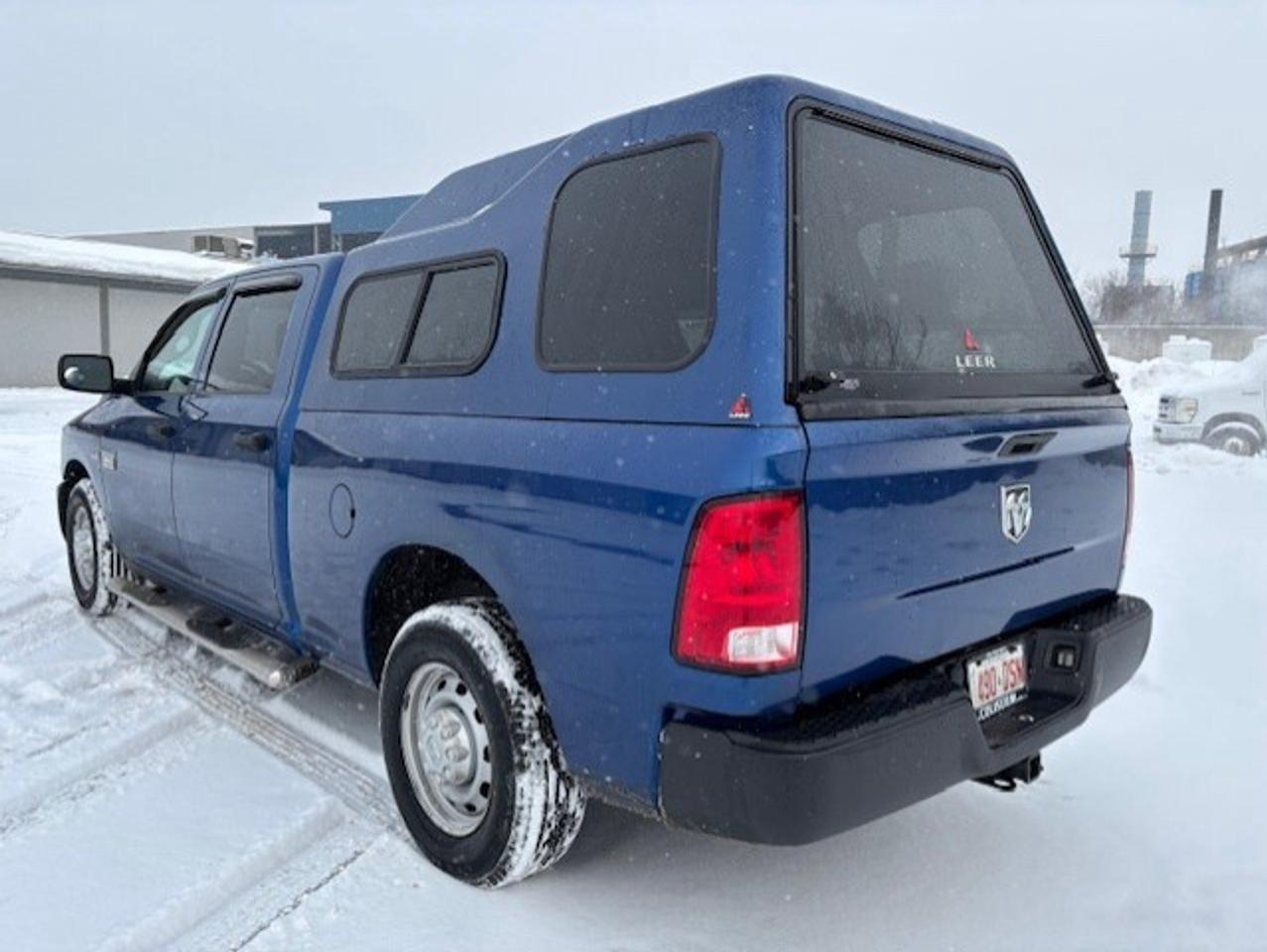 2011 RAM 2500 5.7L V8 HEMI-CREW CAB-SHORT BOX-1 OWNER!! Photo