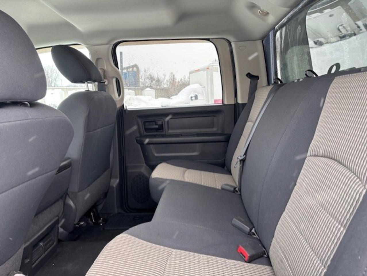 2011 RAM 2500 5.7L V8 HEMI-CREW CAB-SHORT BOX-1 OWNER!! Photo