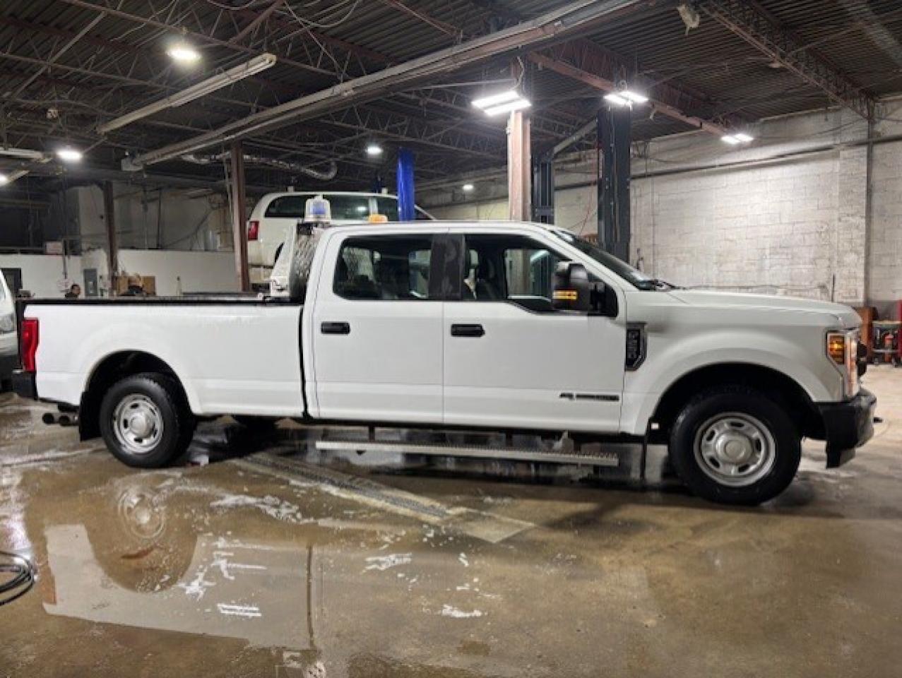 2019 Ford F-250 6.7 POWER STROKE DIESEL-DUMP BOX-CREW CAB-LONG BOX Photo