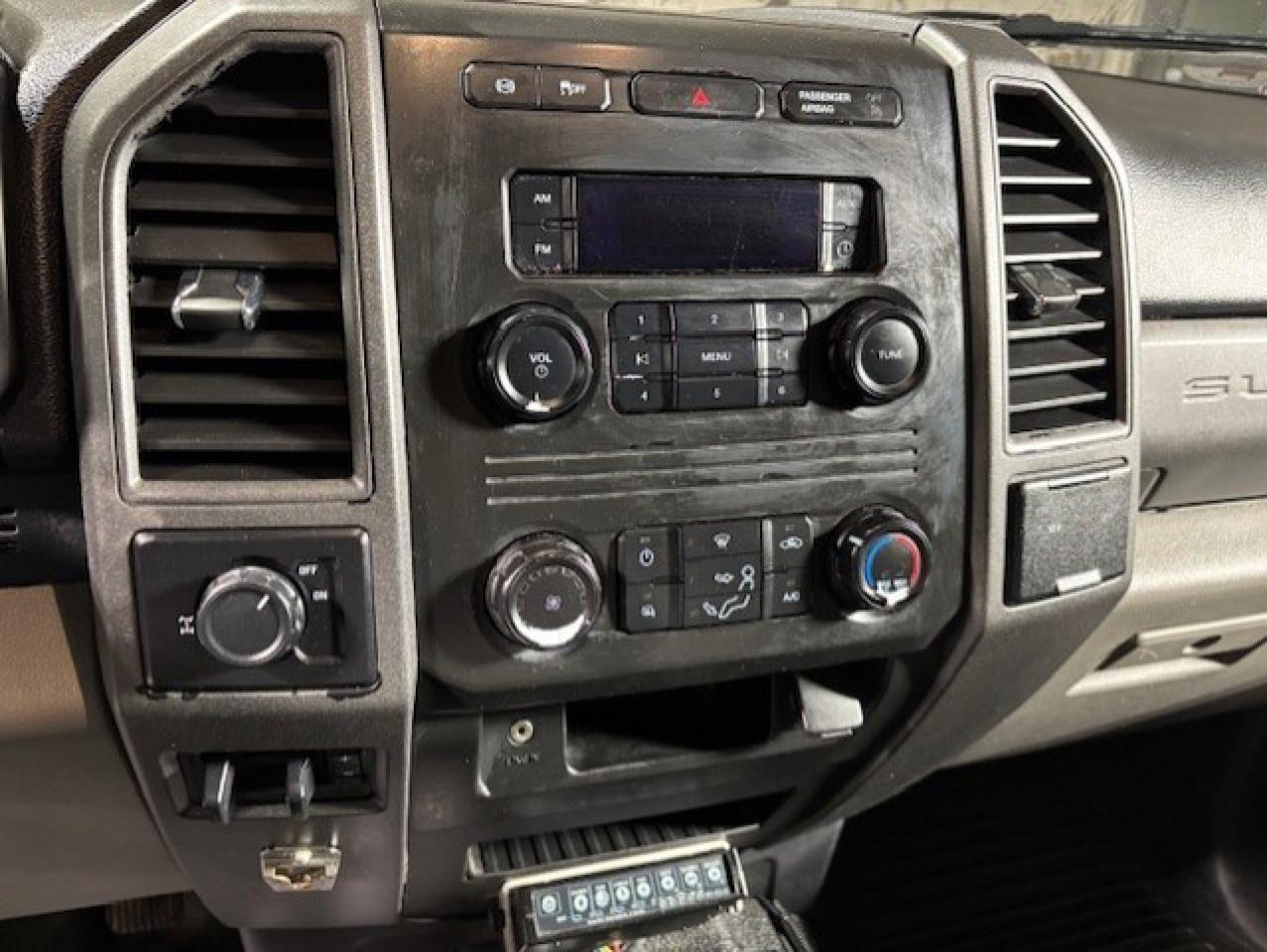 2019 Ford F-250 6.7 POWER STROKE DIESEL-DUMP BOX-CREW CAB-LONG BOX Photo