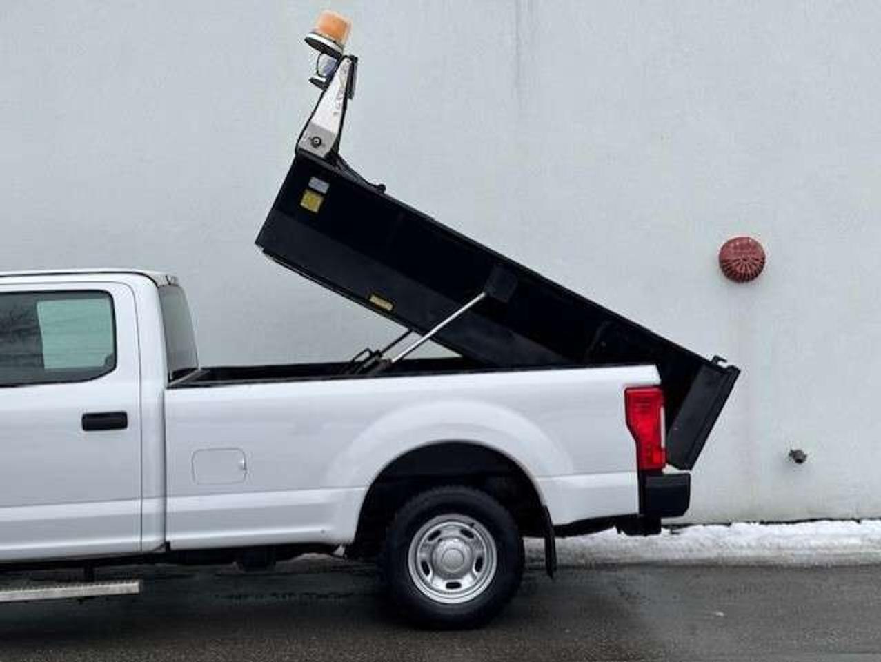 2019 Ford F-250 6.7 POWER STROKE DIESEL-DUMP BOX-CREW CAB-LONG BOX Photo